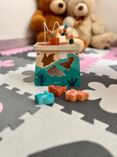 Janod Dřevěná multifunkční motorická Sopka Dino